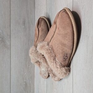 Ugg Australia Women Leather Sheepskin Slippers Flats shoes sz 9